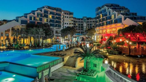 Koulutusleiri - Cornelia Deluxe Resort - 